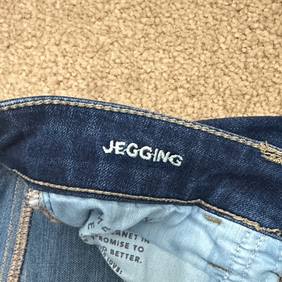 American Eagle Outfitters Women's Dark Blue Skinny Jeans - Picture 4 of 5